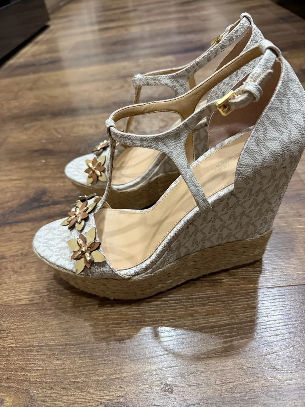Michael Kors Beige Logo T-Strap Wedge heels - Size 9.5